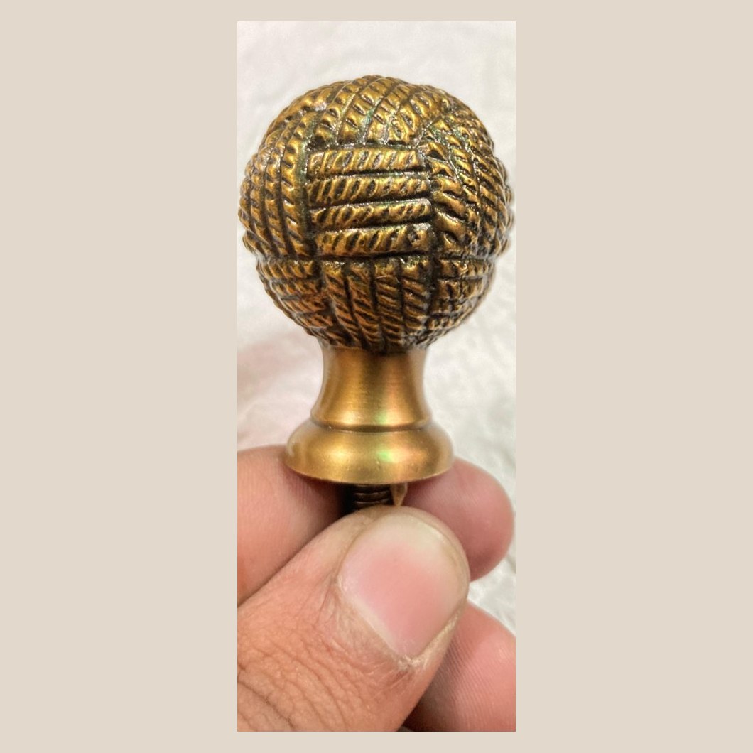 Brass rope-knot finial
