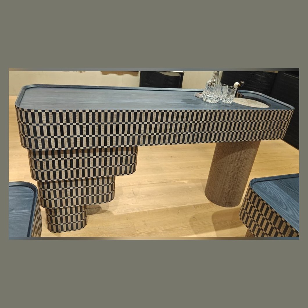 Checkered veneer console with column leg