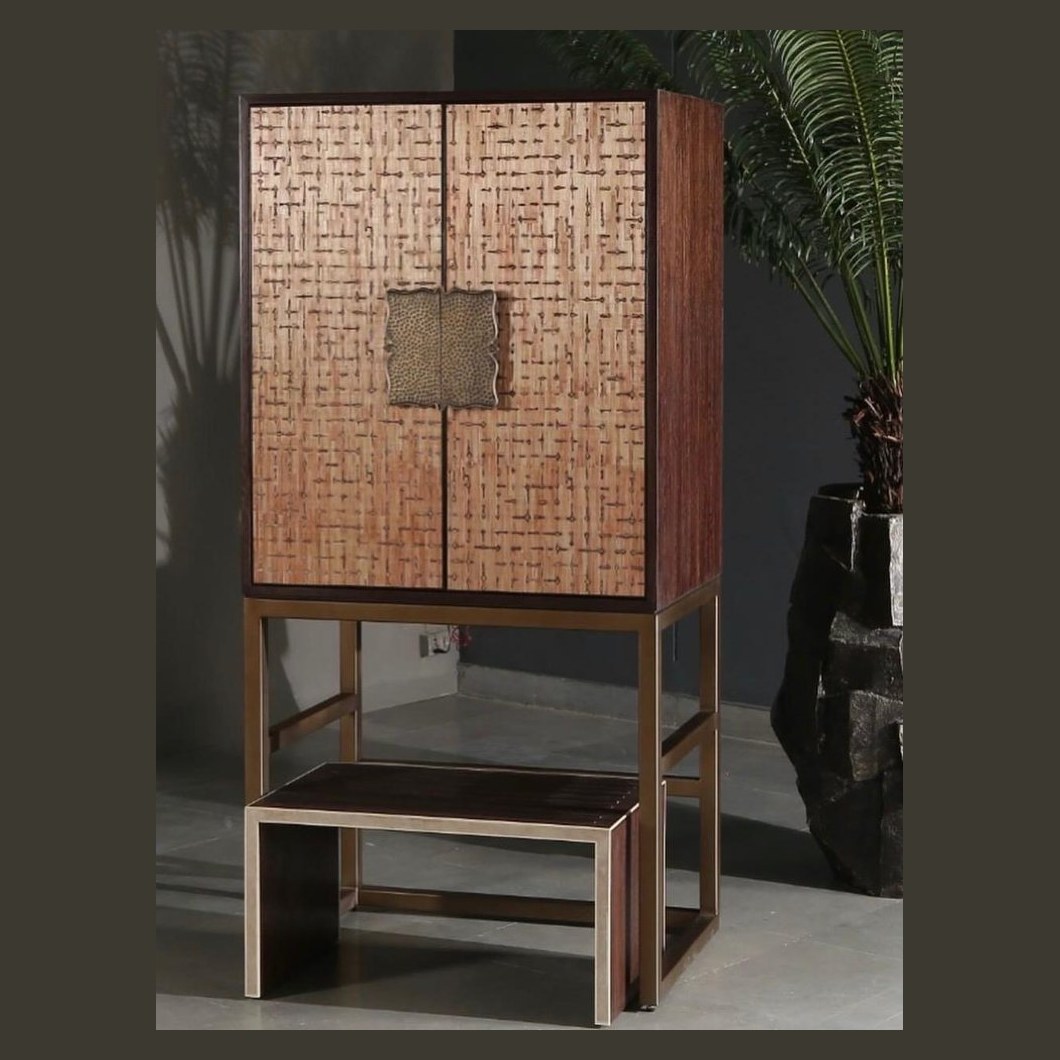 Straw bar cabinet